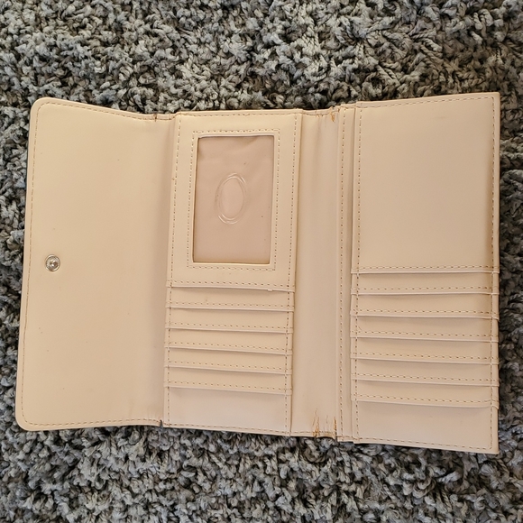 Guess wallet - Picture 2 of 4